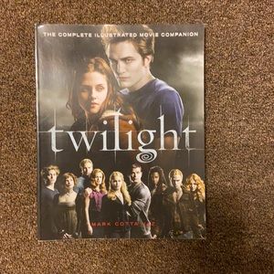 Twilight illustrated movie book
